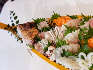 刺身船盛セット【5～6人前相当】（2セット分を１つの船盛に盛り付けた一例）
